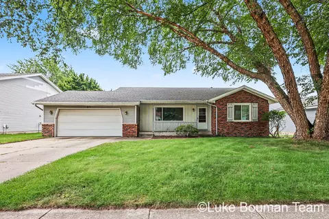 2116 Tyler St, Jenison, MI 49428