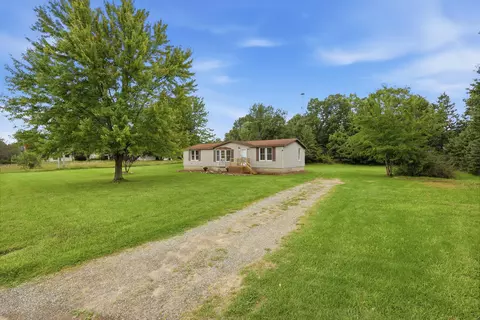 9949 10 Mile Rd NE, Rockford, MI 49341
