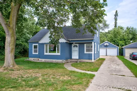15 E 35th St, Holland, MI 49423