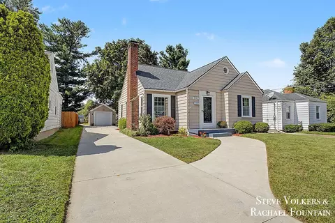 2143 Houseman Ave NE, Grand Rapids, MI 49505