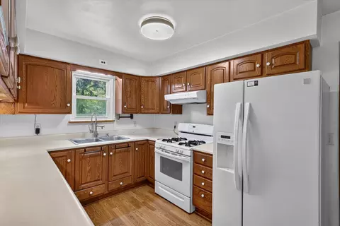 Kitchen - 16103 Null Rd, Three Rivers, MI 49093 photo 2 of 5