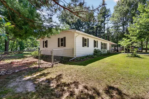 Exterior - 16103 Null Rd, Three Rivers, MI 49093 photo 4 of 10