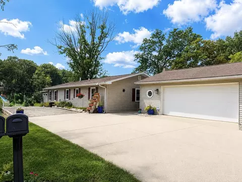 Exterior - 11603 Spring Point Dr, Plainwell, MI 49080 photo 2 of 5
