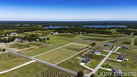 62 Nd, Fennville, MI 49408