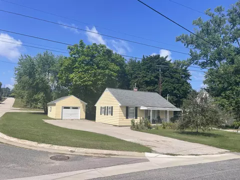 4675 3rd St, New Era, MI 49446