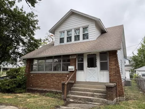 1057 12th St NW, Grand Rapids, MI 49504