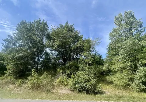 148 Th Ave, Holland, MI 49424