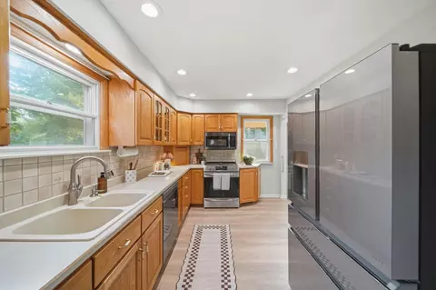 Kitchen - 4182 Sheffield Dr, Jackson, MI 49203 photo 1 of 3