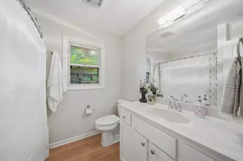 Bath - 4182 Sheffield Dr, Jackson, MI 49203 photo 1 of 3