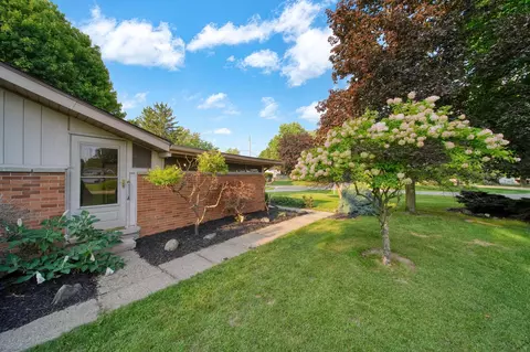Exterior - 4182 Sheffield Dr, Jackson, MI 49203 photo 14 of 15