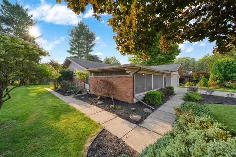 Exterior - 4182 Sheffield Dr, Jackson, MI 49203 photo 15 of 15