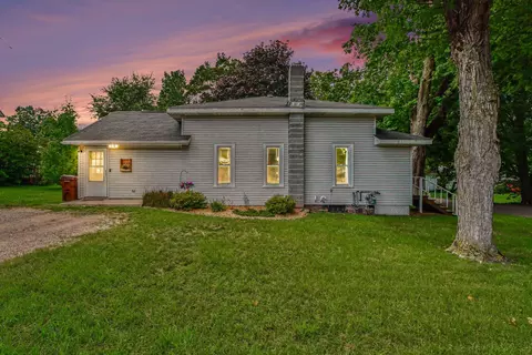 Exterior - 326 Beech St, Freeport, MI 49325 photo 2 of 8