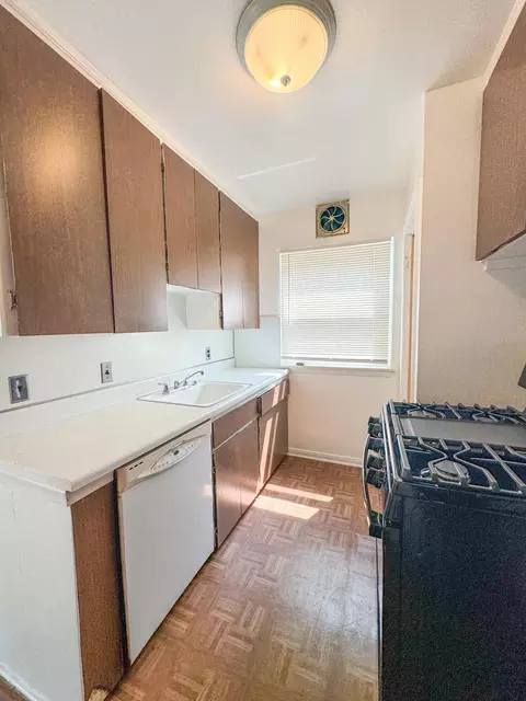 Kitchen - 6165 Farmbrook St, Detroit, MI 48224 photo 5 of 5
