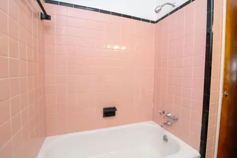 Bath - 6165 Farmbrook St, Detroit, MI 48224 photo 4 of 4