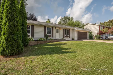 276 Homer Ln, Coopersville, MI 49404