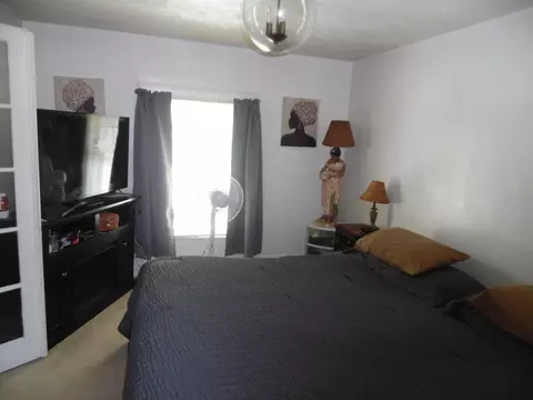 Bedroom - 815 Wildwood Ave, Jackson, MI 49202 photo 4 of 6