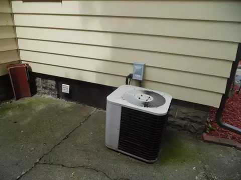 Exterior - 815 Wildwood Ave, Jackson, MI 49202 photo 6 of 8