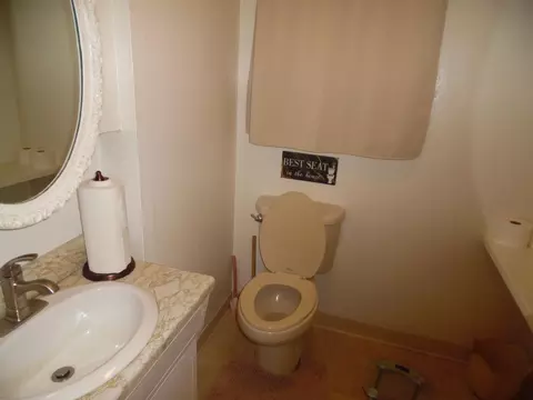 Bath - 815 Wildwood Ave, Jackson, MI 49202 photo 1 of 3
