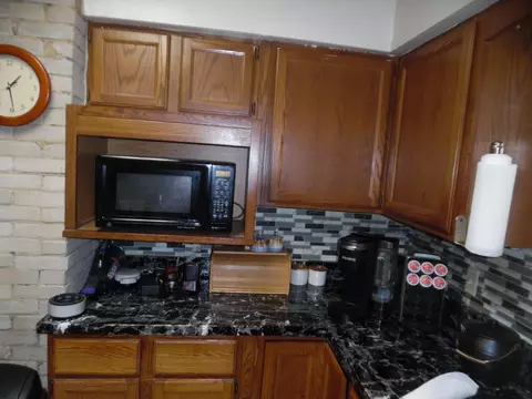 Kitchen - 815 Wildwood Ave, Jackson, MI 49202 photo 3 of 4