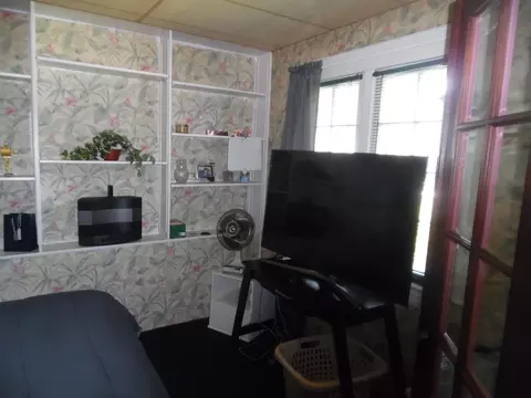 Bedroom - 815 Wildwood Ave, Jackson, MI 49202 photo 2 of 6