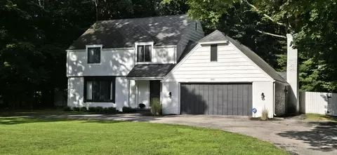 3995 Stryker Dr, Norton Shores, MI 49441