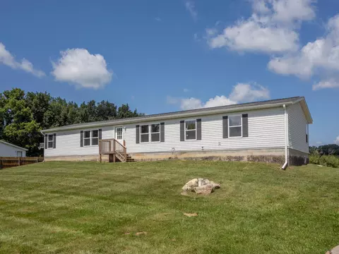 34412 36th Ave, Paw Paw, MI 49079