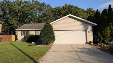 2201 Oak Ave, Muskegon, MI 49445