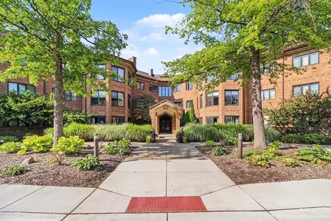2115 Nature Cove Ct #203, Ann Arbor, MI 48104