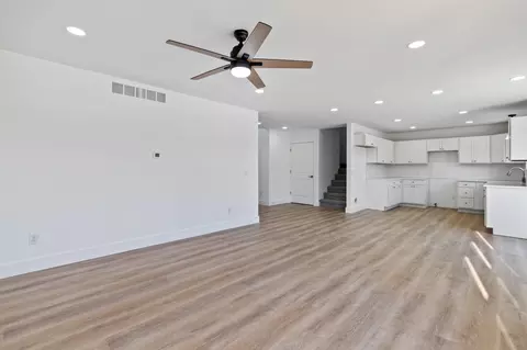 Living - 502 Wilson St, Jackson, MI 49203 photo 2 of 3