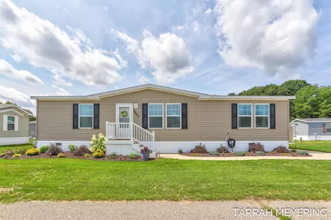 8665 Sand Wedge Trl #781, West Olive, MI 49460