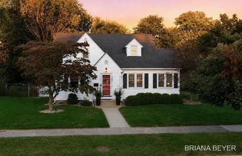 669 Columbia Ave, Holland, MI 49423