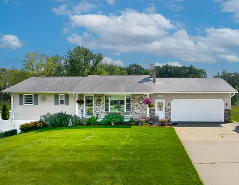 2439 W Lakewood Rd, Whitehall, MI 49461