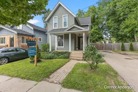 543 Leonard St NE, Grand Rapids, MI 49503