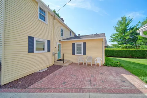 Exterior - 710 S Webster St, Jackson, MI 49203 photo 4 of 11