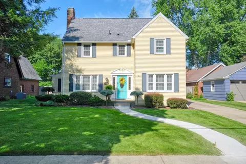 Exterior - 710 S Webster St, Jackson, MI 49203 photo 2 of 11