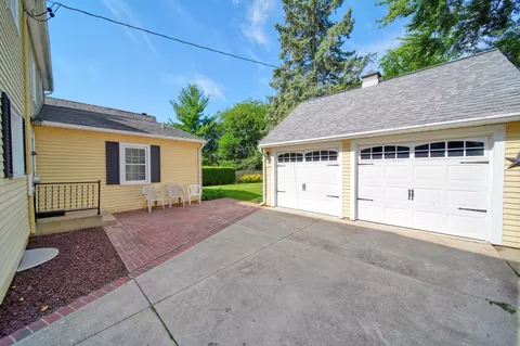 Exterior - 710 S Webster St, Jackson, MI 49203 photo 5 of 11