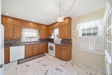 Kitchen - 710 S Webster St, Jackson, MI 49203 photo 2 of 3