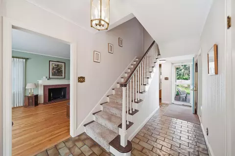 Entry Way - 710 S Webster St, Jackson, MI 49203 photo 4 of 6