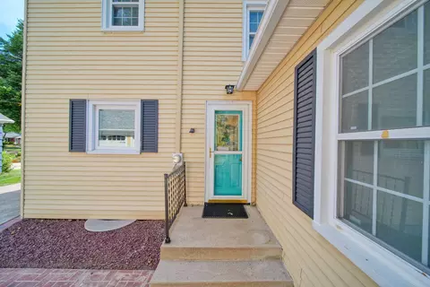 Exterior - 710 S Webster St, Jackson, MI 49203 photo 3 of 11