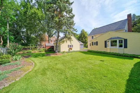 Exterior - 710 S Webster St, Jackson, MI 49203 photo 7 of 11