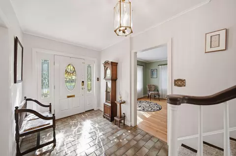 Entry Way - 710 S Webster St, Jackson, MI 49203 photo 3 of 6