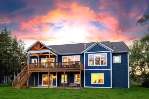 17940 Cove St, Spring Lake, MI 49456
