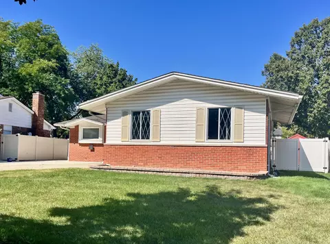 Exterior - 19342 Coventry Dr, Riverview, MI 48193 photo 4 of 8