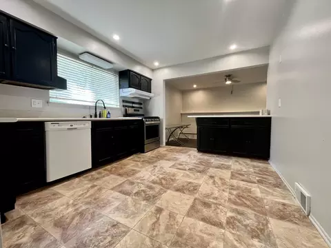 Kitchen - 19342 Coventry Dr, Riverview, MI 48193 photo 2 of 2
