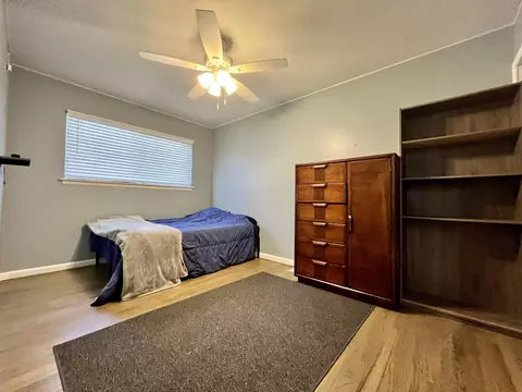 Bedroom - 19342 Coventry Dr, Riverview, MI 48193 photo 4 of 4