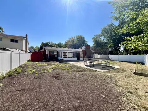 Exterior - 19342 Coventry Dr, Riverview, MI 48193 photo 6 of 8