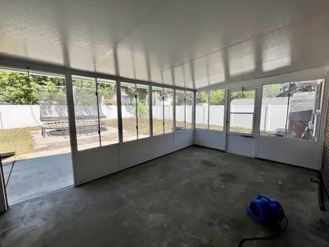 Exterior - 19342 Coventry Dr, Riverview, MI 48193 photo 5 of 8