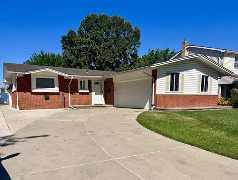 Exterior - 19342 Coventry Dr, Riverview, MI 48193 photo 3 of 8