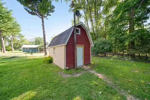 Exterior - 5329 Spring Arbor Rd, Jackson, MI 49201 photo 7 of 12