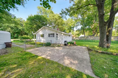 Exterior - 5329 Spring Arbor Rd, Jackson, MI 49201 photo 6 of 12